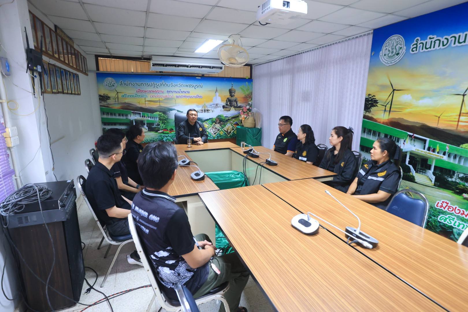 title - เลขาธิการ ส.ป.ก. ตรวจเยี่ยม ส.ป.ก. เพชรบูรณ์